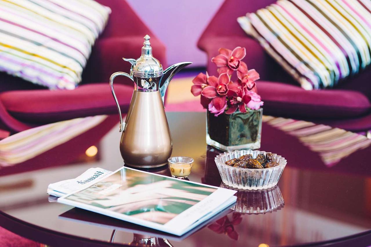 Symphony Style Hotel Kuwait Salmiya Exterior foto Arabic coffee pot