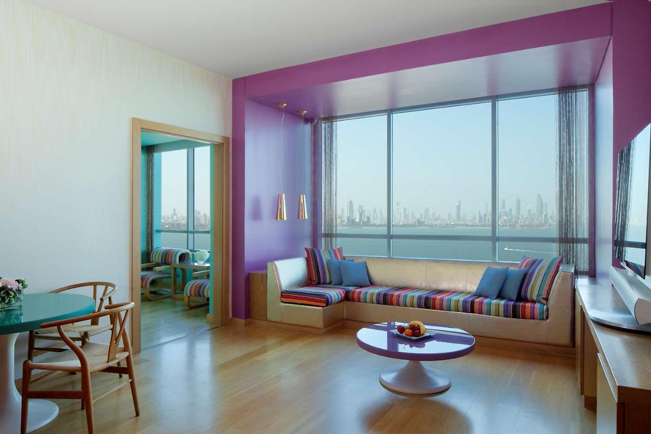 Symphony Style Hotel Kuwait Salmiya Exterior foto A suite at the Standard East Village