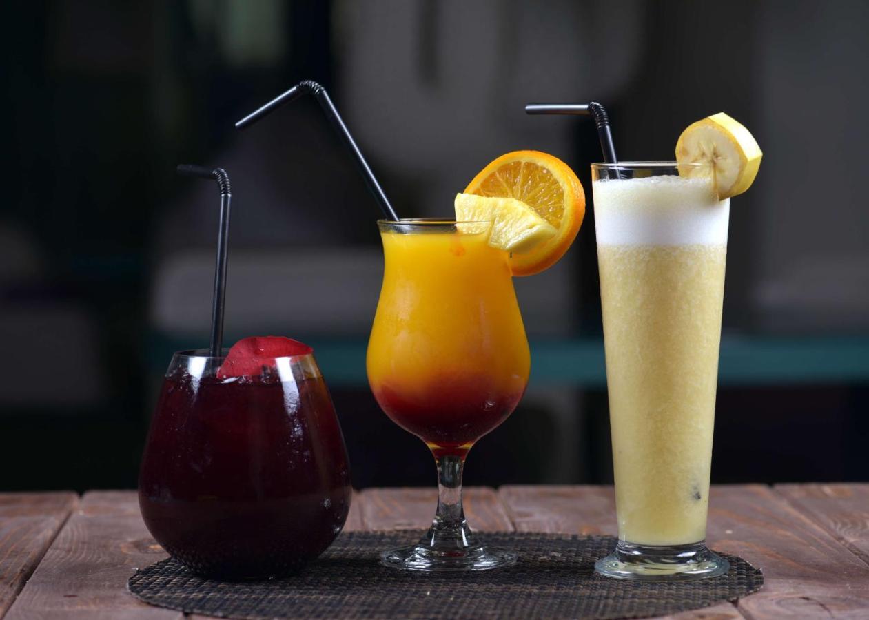 Symphony Style Hotel Kuwait Salmiya Exterior foto Fruit juice