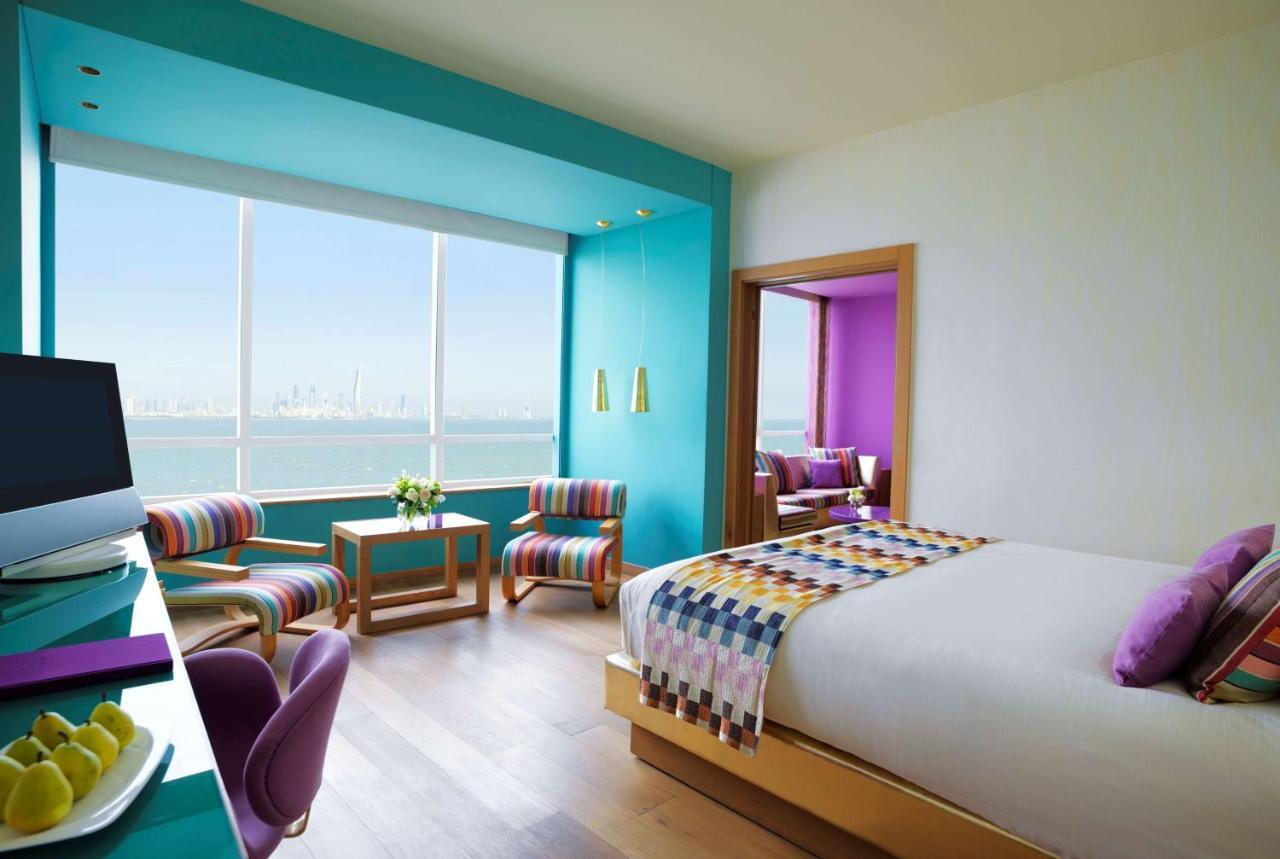 Symphony Style Hotel Kuwait Salmiya Exterior foto A room at the hotel